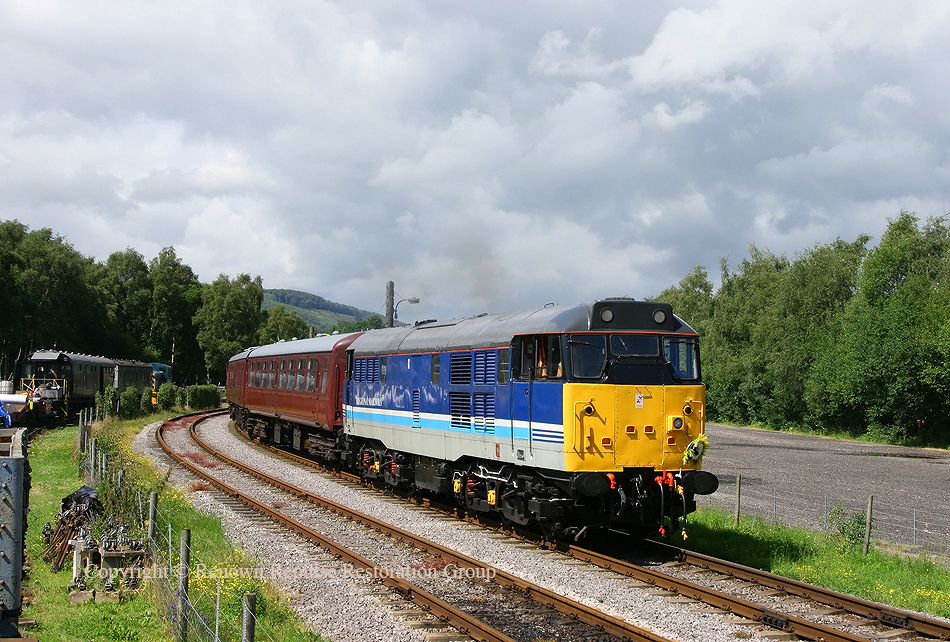 31270 leaving Rowsley South 19th July 2008